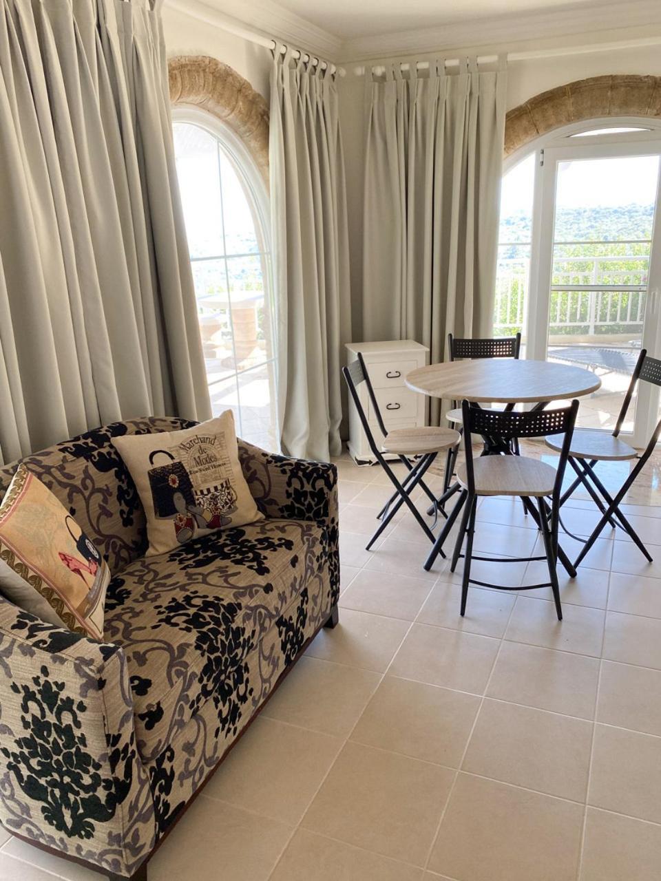 Nostrana Village Apartments Коскину Номер фото